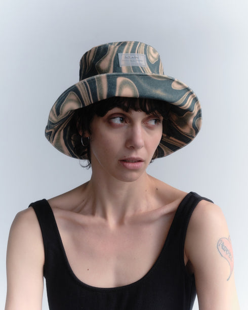 DISTORTED GREEN BUCKET HAT